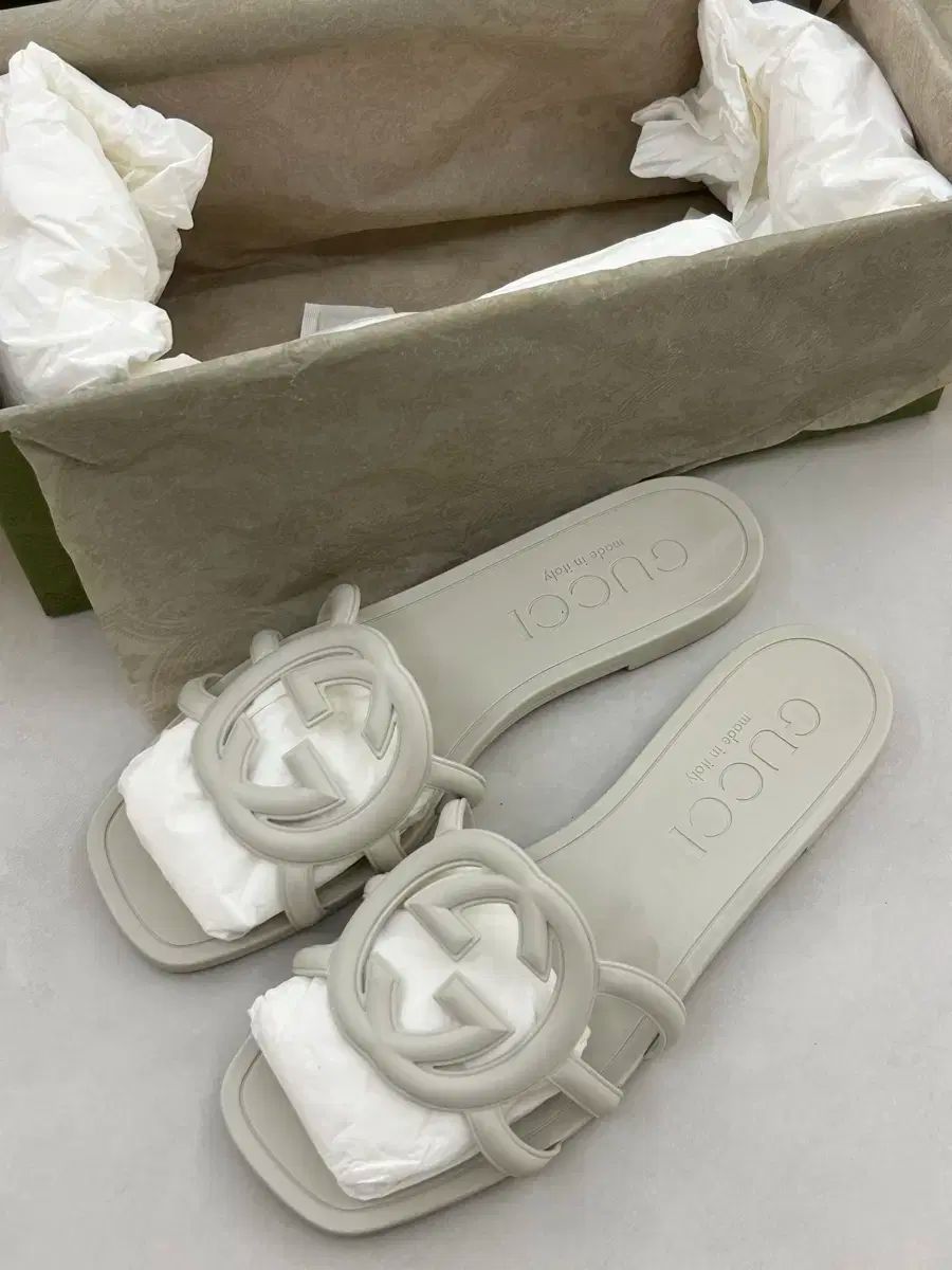GUCCI 一回使用のみ　白　ホワイト　サンダル　シューズ　36 23cm GUCCI 一回使用のみ白ホワイトサンダルシューズ36 23cm