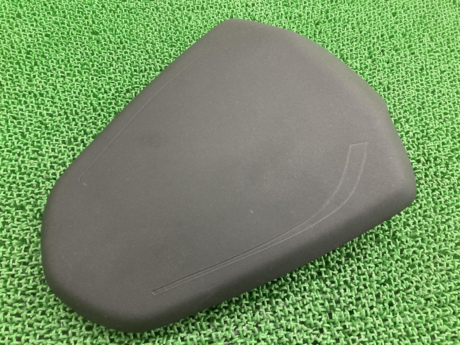 M937 タンデムシート 595P6811BA ドゥカティ 純正 バイク 部品 2021年式外し モンスター リアシート コンディション良好 【中古】 72