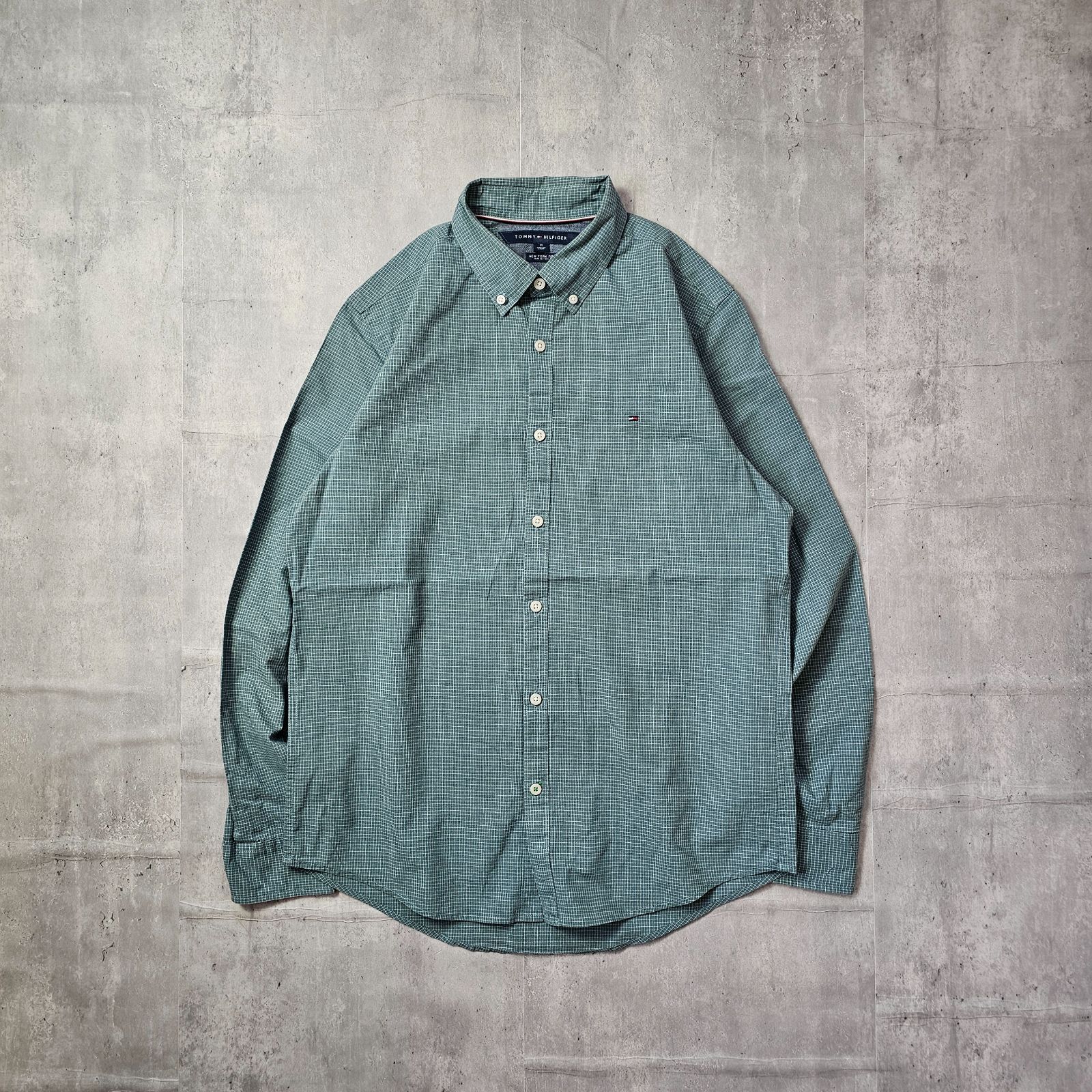 『 TOMMY HILFIGER / トミーヒルフィガー 』 BDチェックシャツ ( Mサイズ ) グリーン色