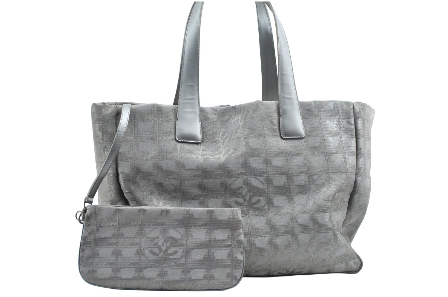 CHANEL シャネル ニュウ トラベル ライン ショルダートートバッグ ナイロン レザー シルバー L2767