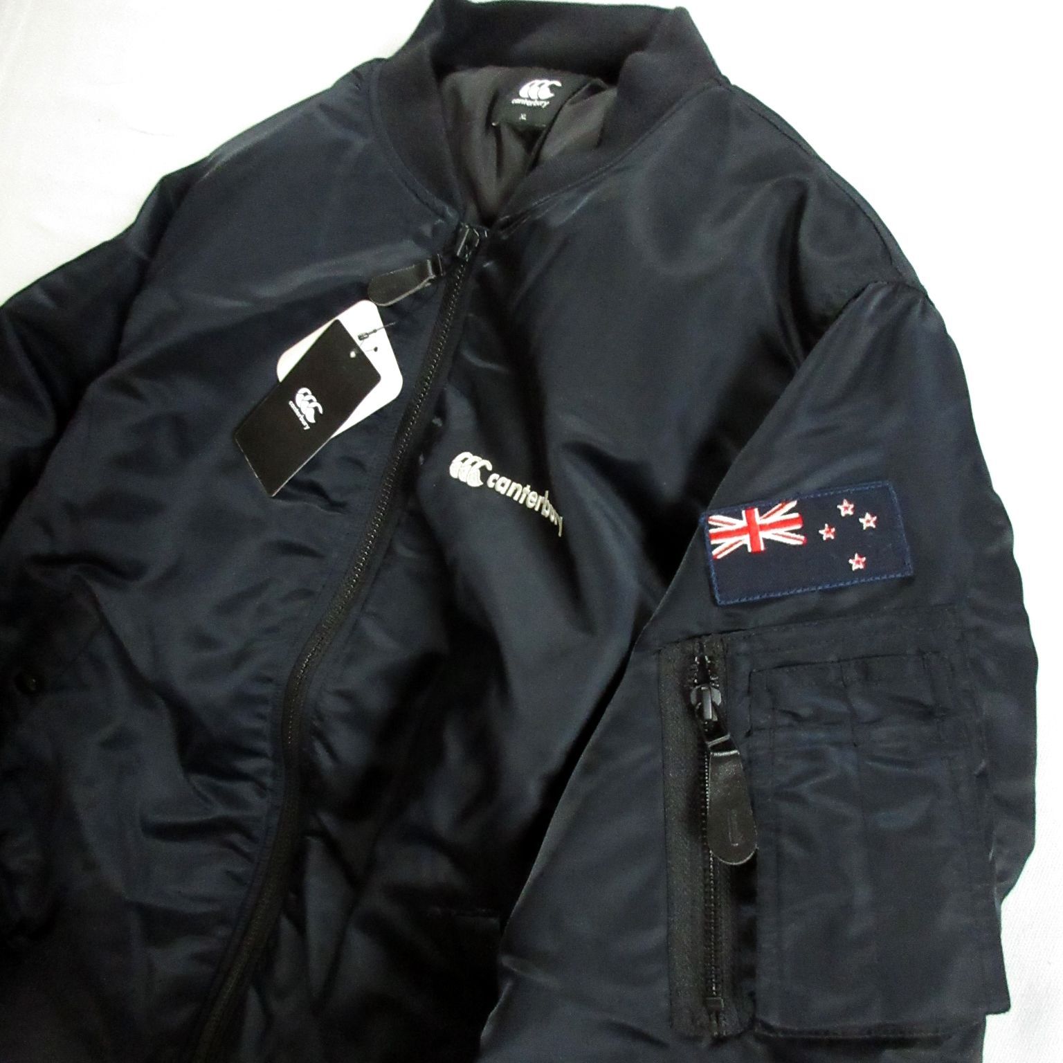 今なら M / L / XL あります】 未使用 定価24,200円 canterbury カンタベリー MA-1 ディフェンダージャケット  DEFENDER JACKET - メルカリ