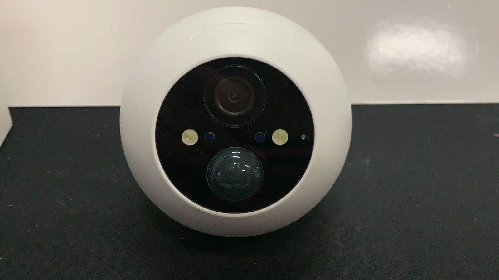 SwitchBot 屋外カメラ