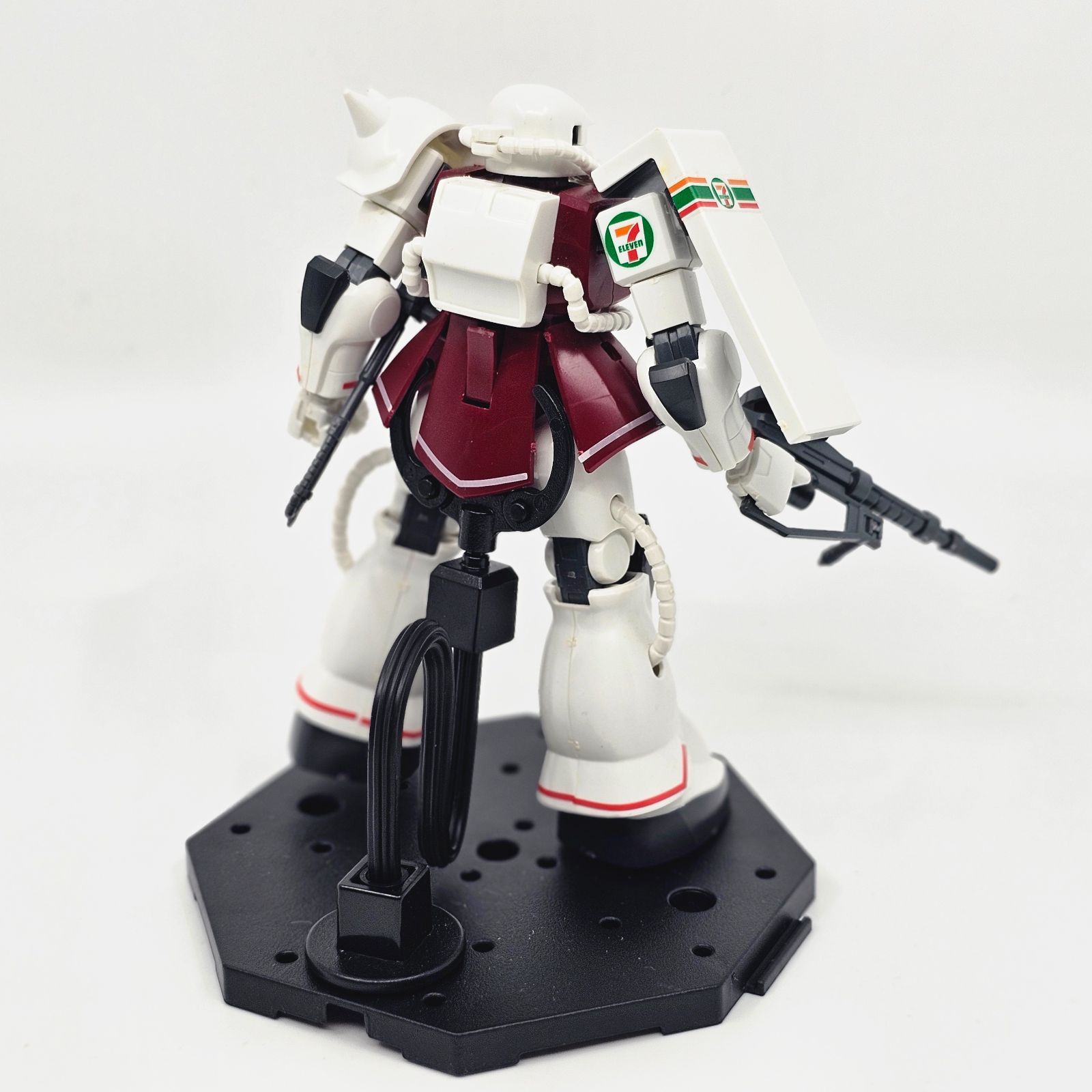 HG　ザクⅡ（セブンイレブンカラー）ガンプラ　完成品　ジャンク