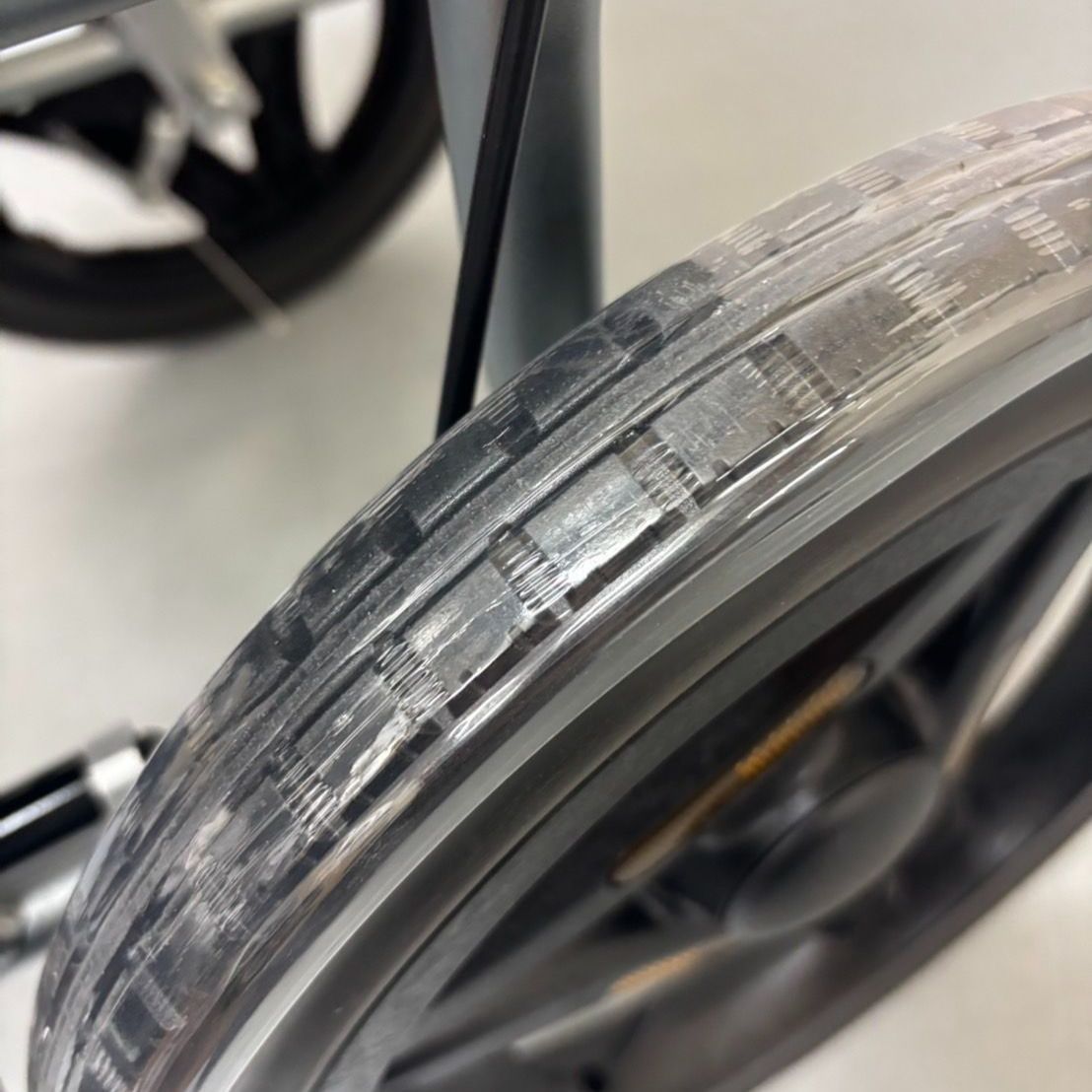 カルッタ ノーパンクタイヤ