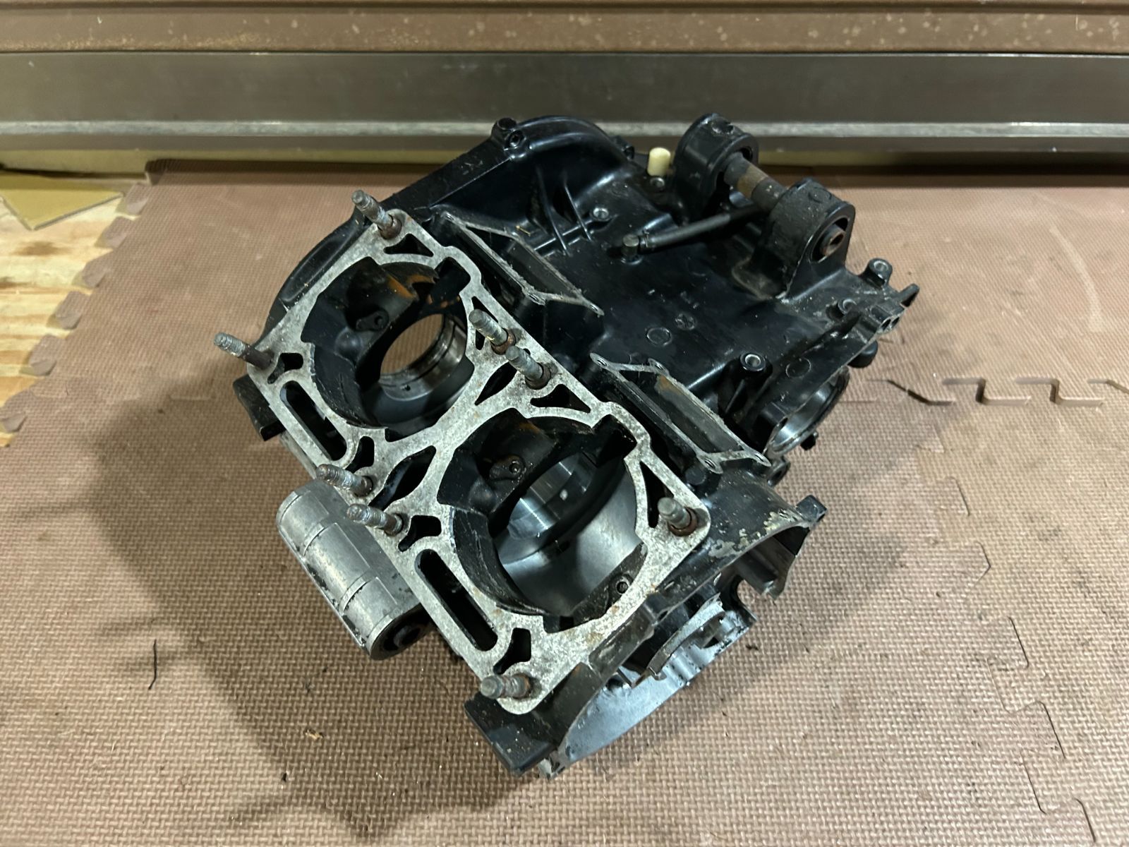 TZR2501KT クランクケース TZR250 1KT クランクケース - メルカリ