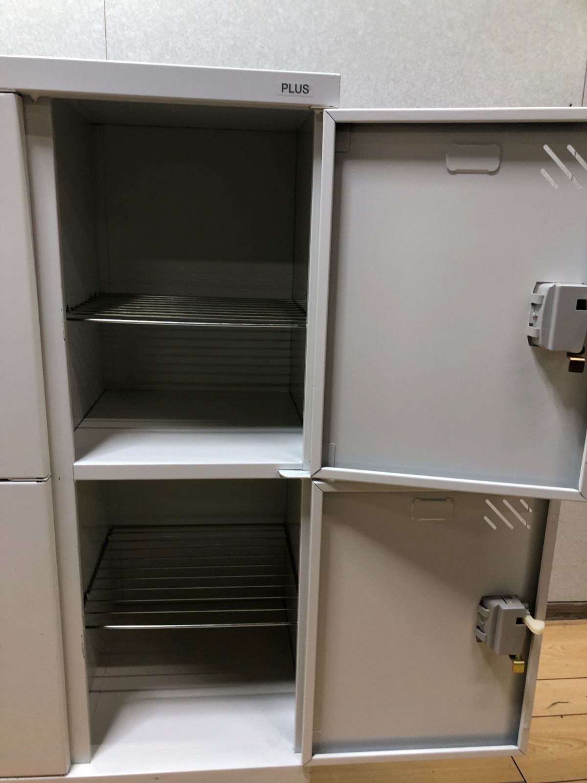 PULS プラス 6人用ロッカー シリンダー錠 250423-4 プラス 更衣