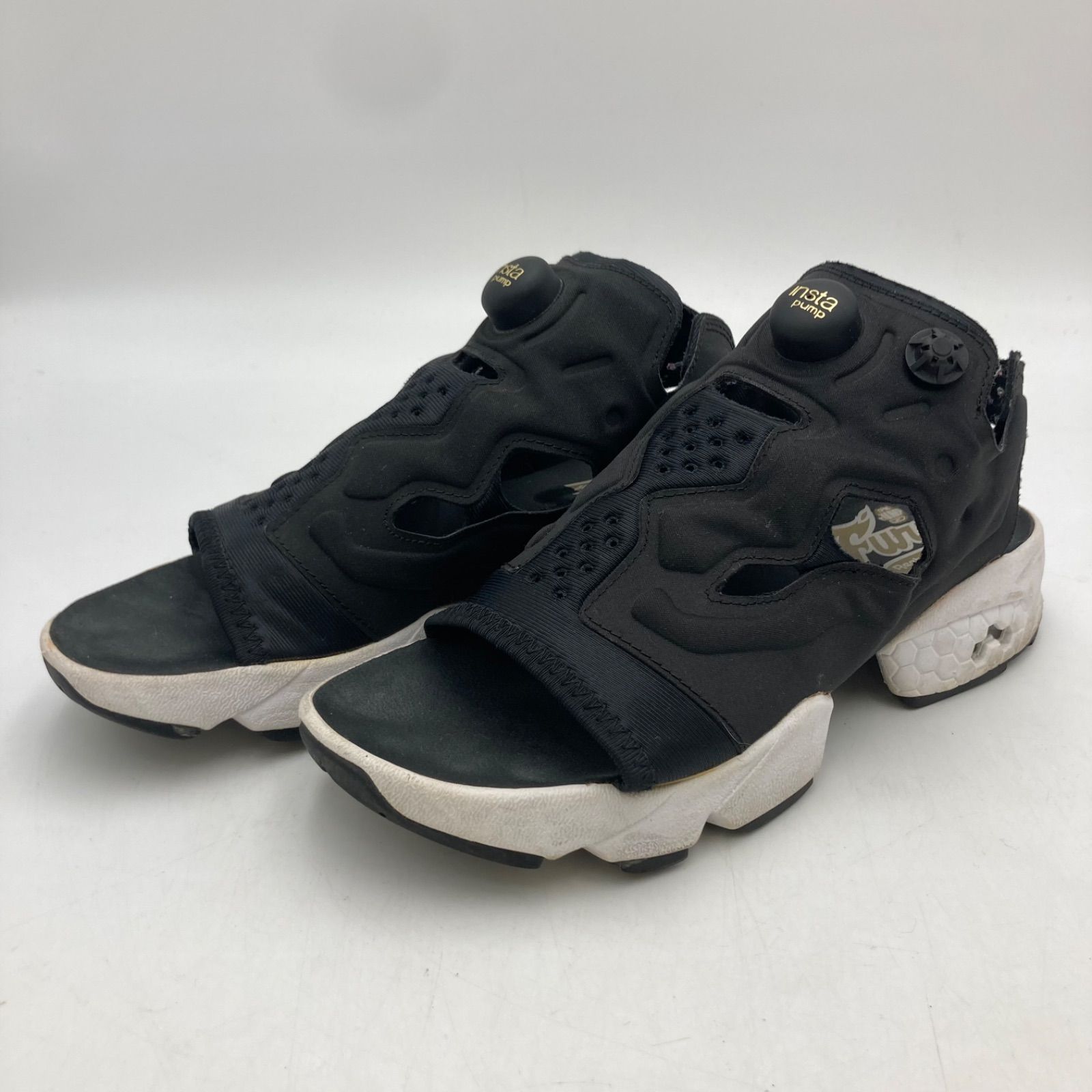 美品　Reebokリーボック　insta pump ブラック スポーツサンダル インスタポンプフューリー サンダル ジップ / INSTAPUMP FURY