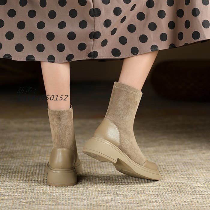 スエードブーツ