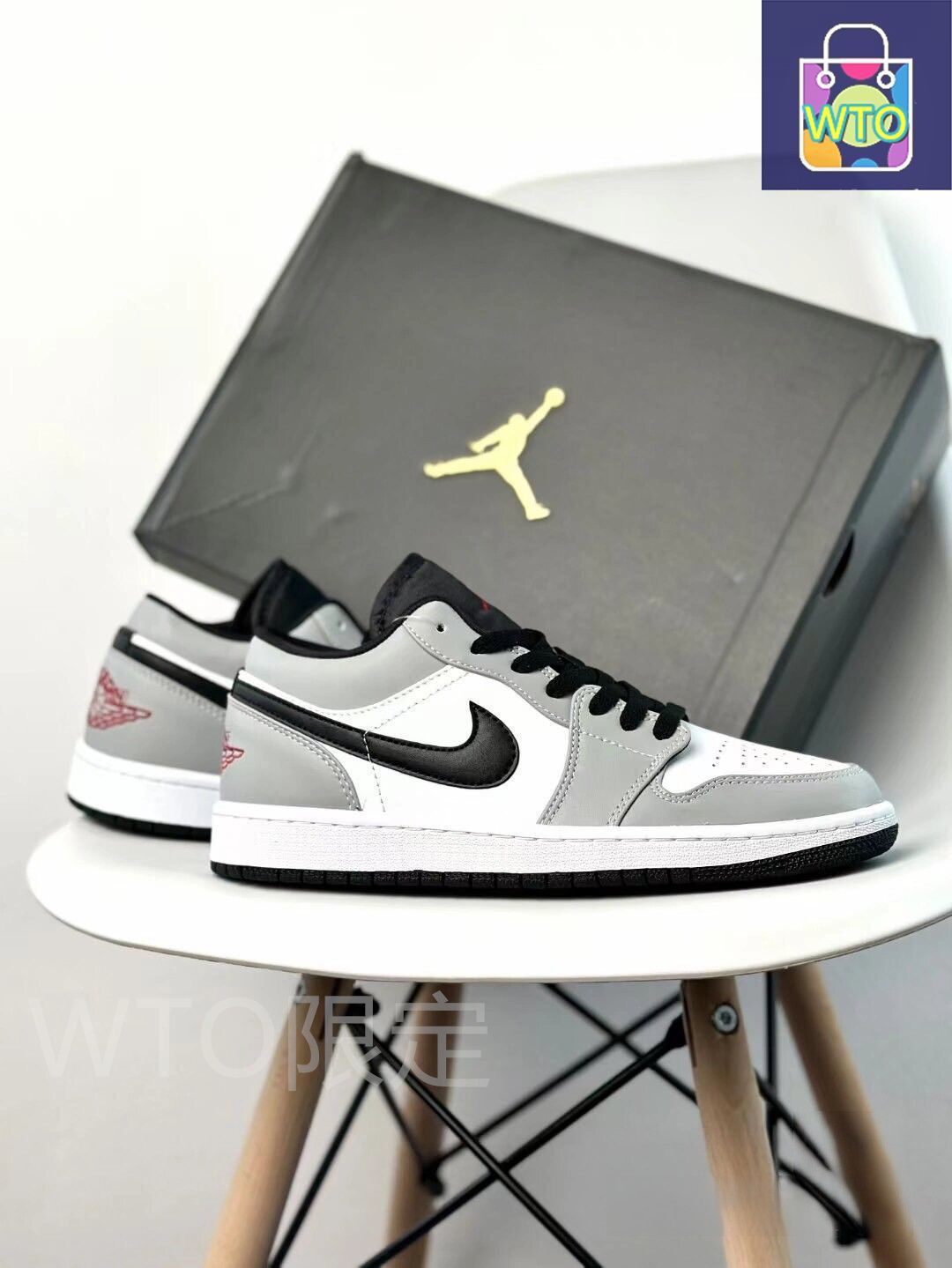お値下げしました??即購入新品箱付?? NIKE AIR JORDAN 1 LOW