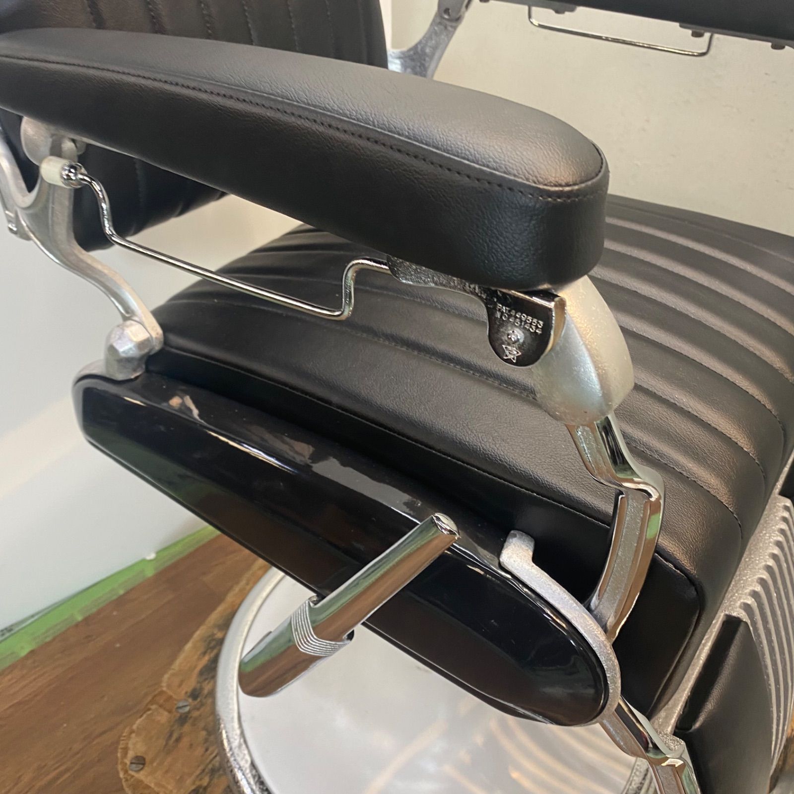 タカラベルモント製 理容椅子 54号 カスタム品 - メルカリ