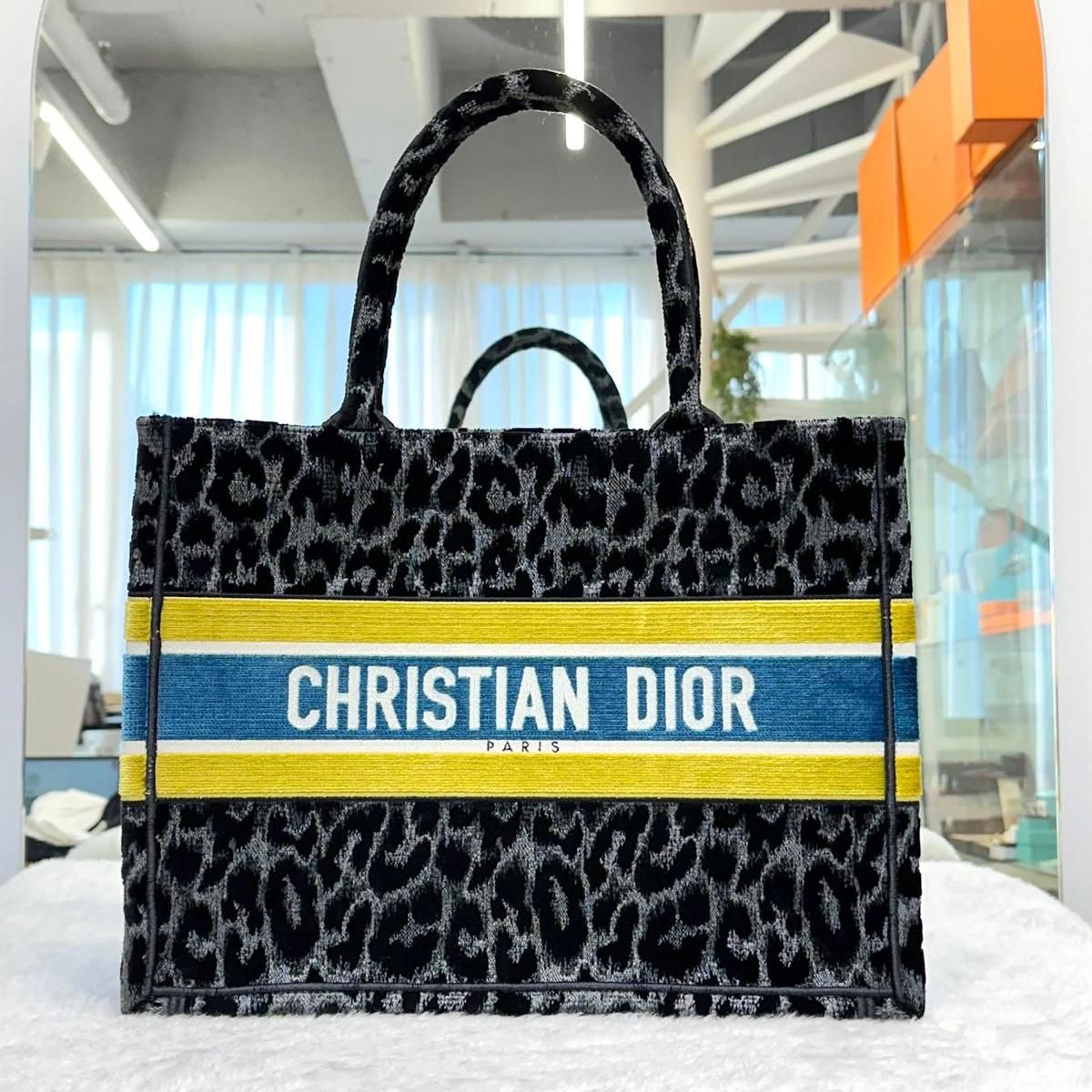 Bunjang商品韓国直送】Dior(ディオール) ブックトート 36 M