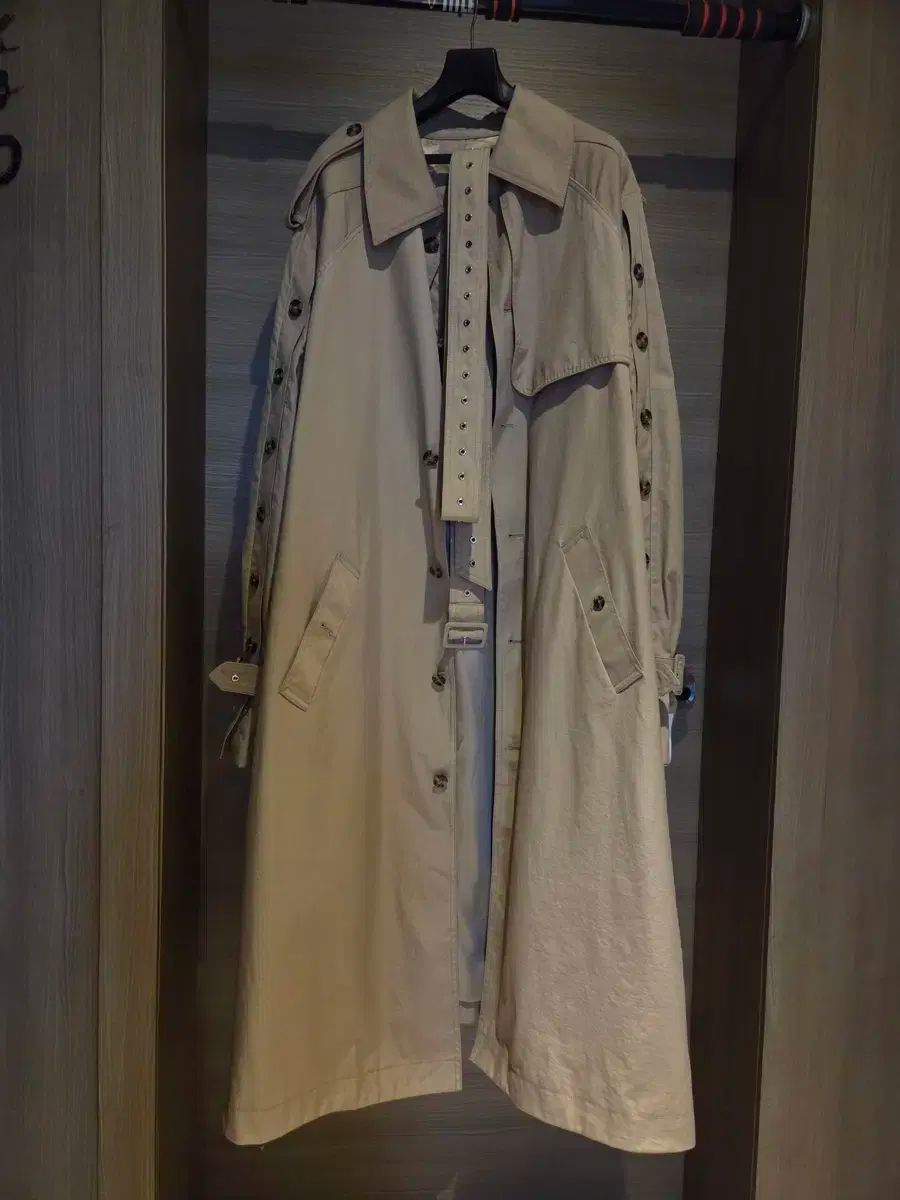 XL rokh H ＆ M ボタン ディテール ツイル トレンチ コート 4月18日発売の