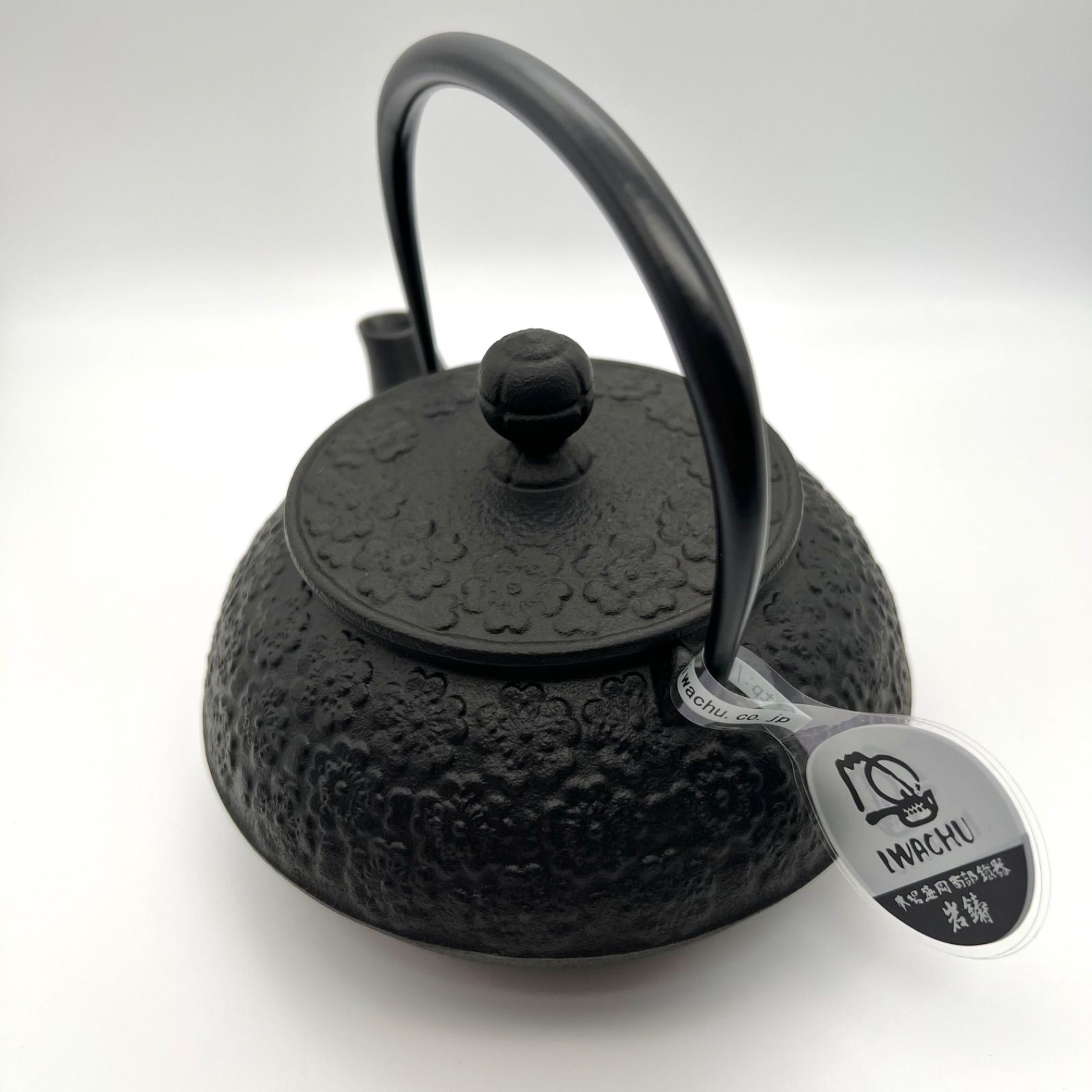 南部鉄器】岩鋳 鉄瓶兼用急須 5型 サクラ (直火対応)Iron 南部鉄器】岩鋳 鉄瓶兼用急須 5型 サクラ (直火対応)Iron