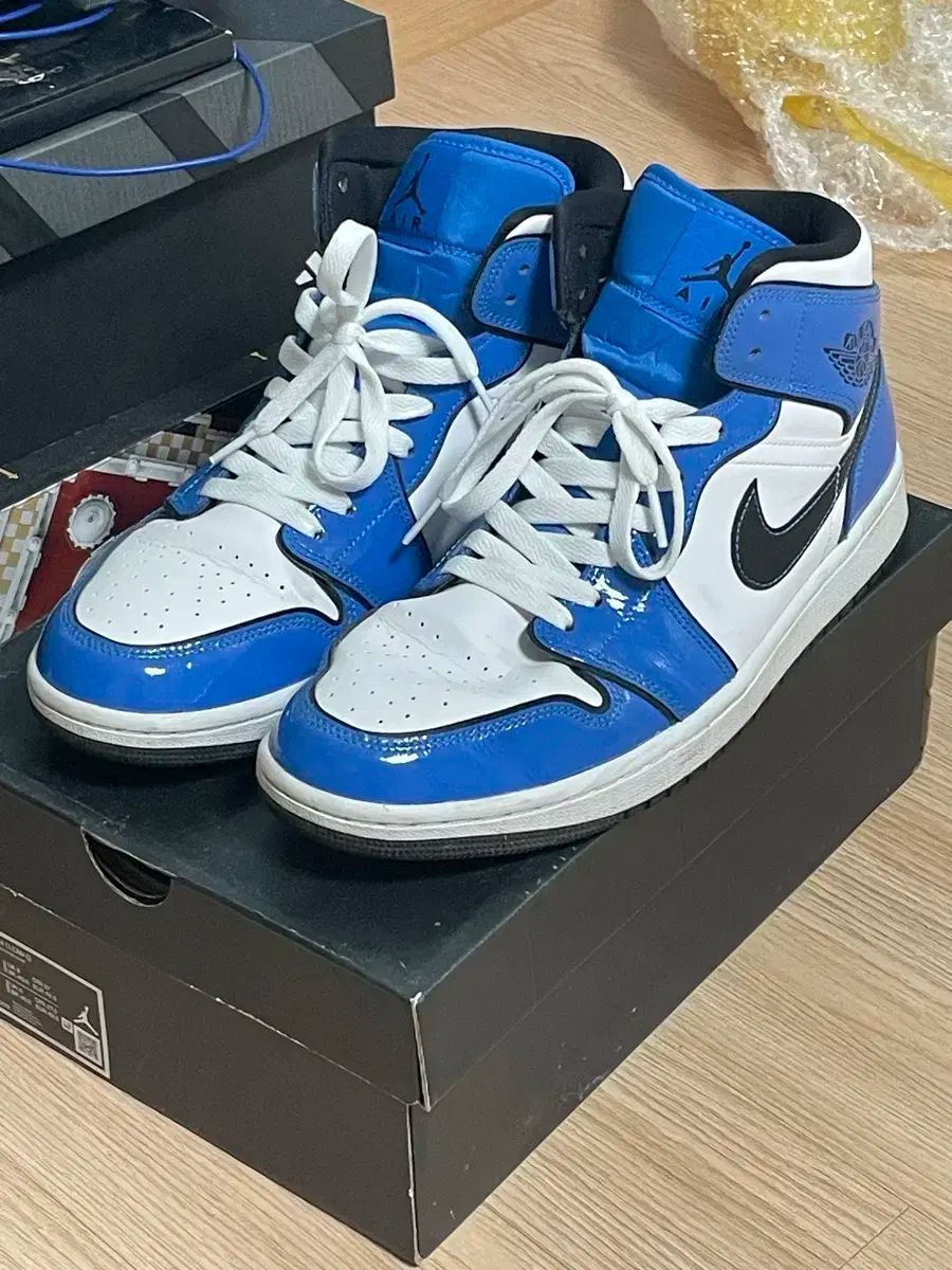 NIKE(ナイキ) ジョーダン 信号 ブルー スピーディーに 出品