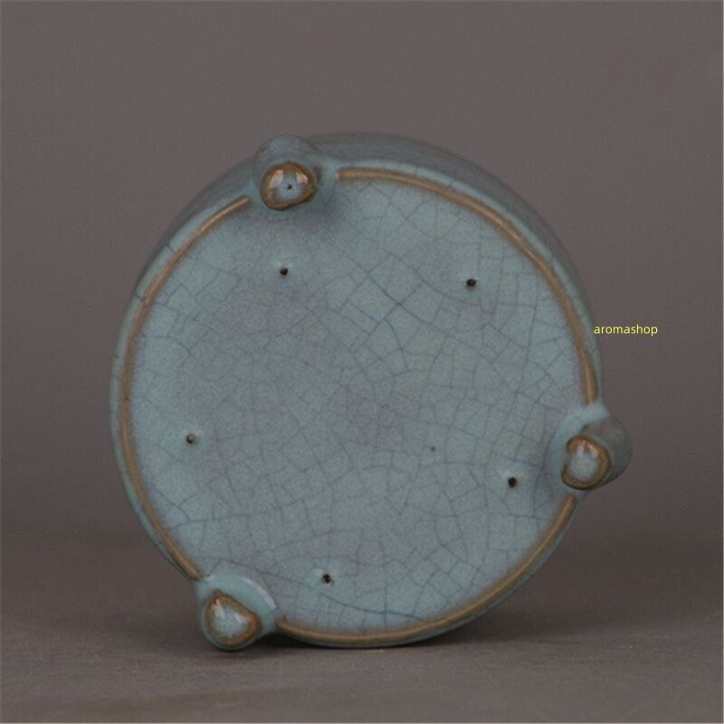 景徳鎮 磁器 宋汝窯天青釉開片小三足支釘香炉磁器 開片 陶磁器