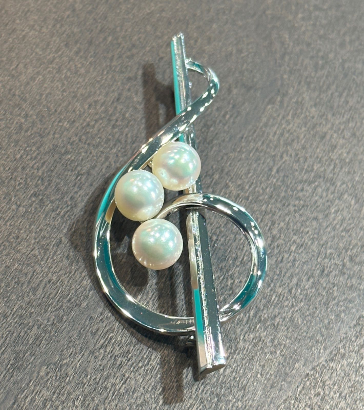 ミキモト　音符デザイン ブローチ パール付き MIKIMOTO ミキモト 音符 アコヤパール 真珠 ブローチ シルバー