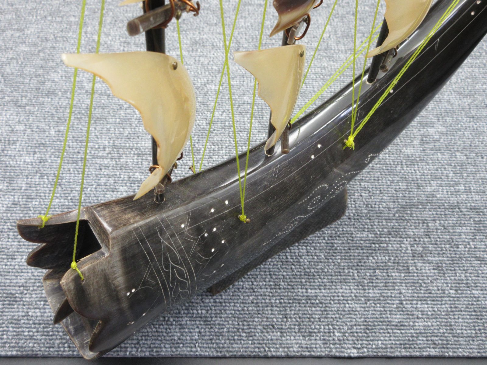 ビンテージ 水牛の角 帆船 オブジェ(インテリア) 置物 Amazon.co.jp