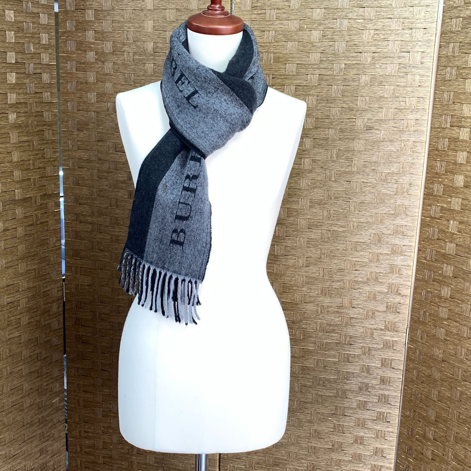 【美品】BURBERRY BLACK LABAL マフラー 長め ロゴ ブラック f001 H BURBERRY BLACK LABAL ロゴ マフラー 長め ロング