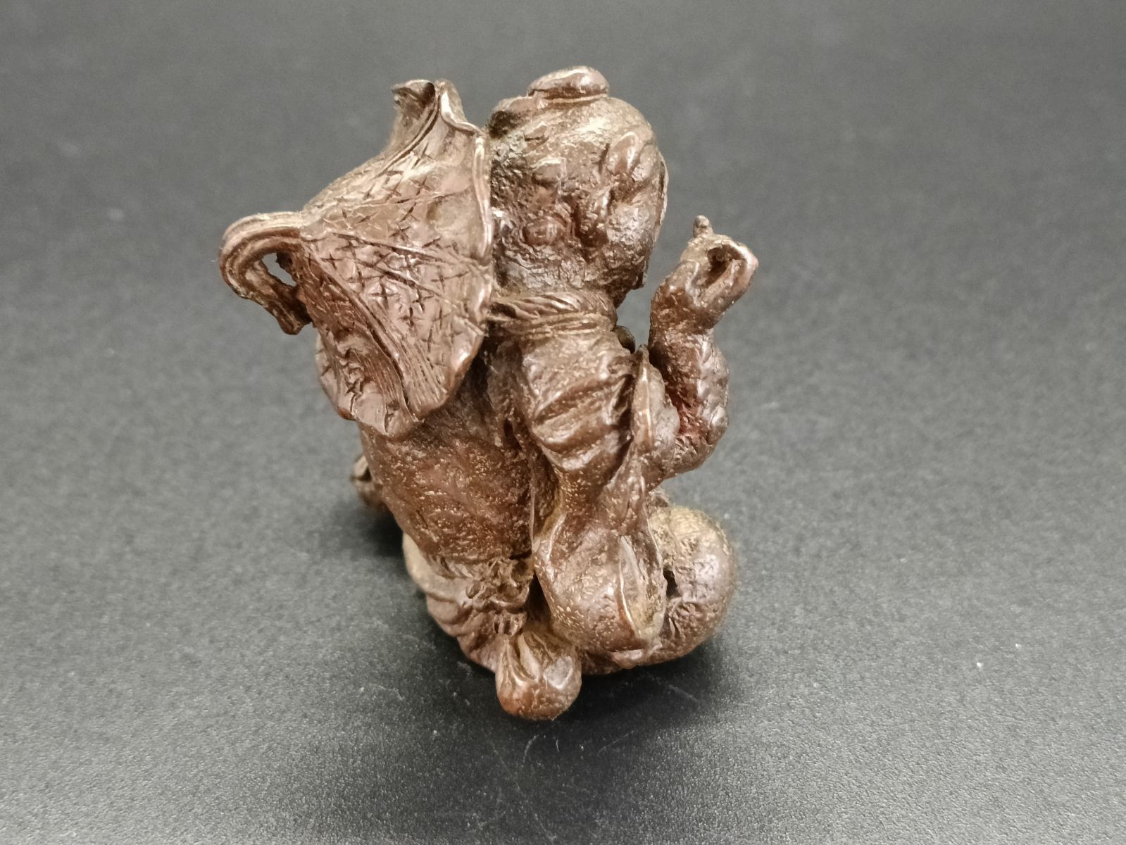 銅製置物 蝦蟇仙人 香道具 茶道具 雨宮宗作 刻印あり 金工品 細工