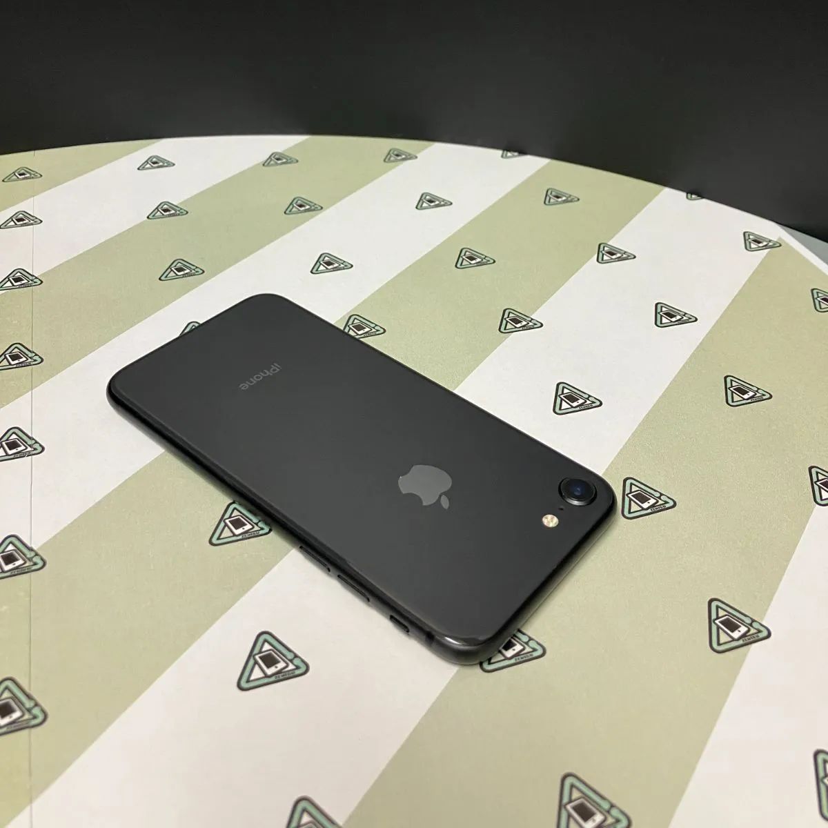 ▽ iPhone8 64GB スペースグレイ iPhone 8 - 64GB スペースグレイ SIMフリー｜iPhoneの中古は
