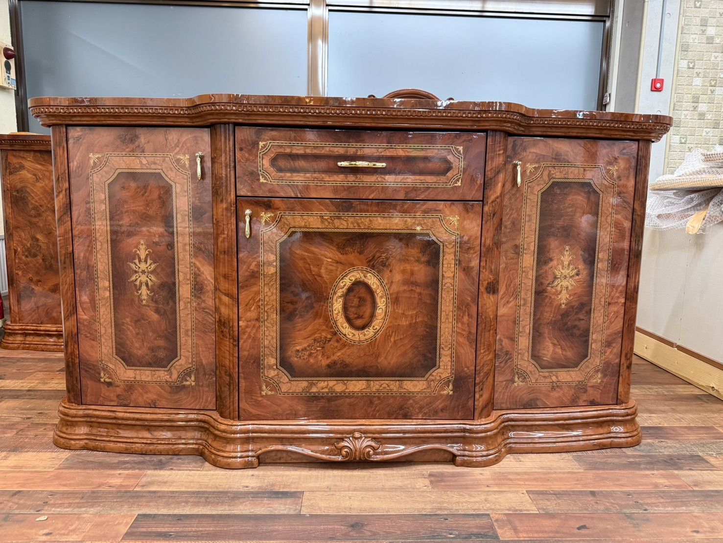 サルタレッリ SALTARELLI サイドボード イタリア 西洋家具 収納