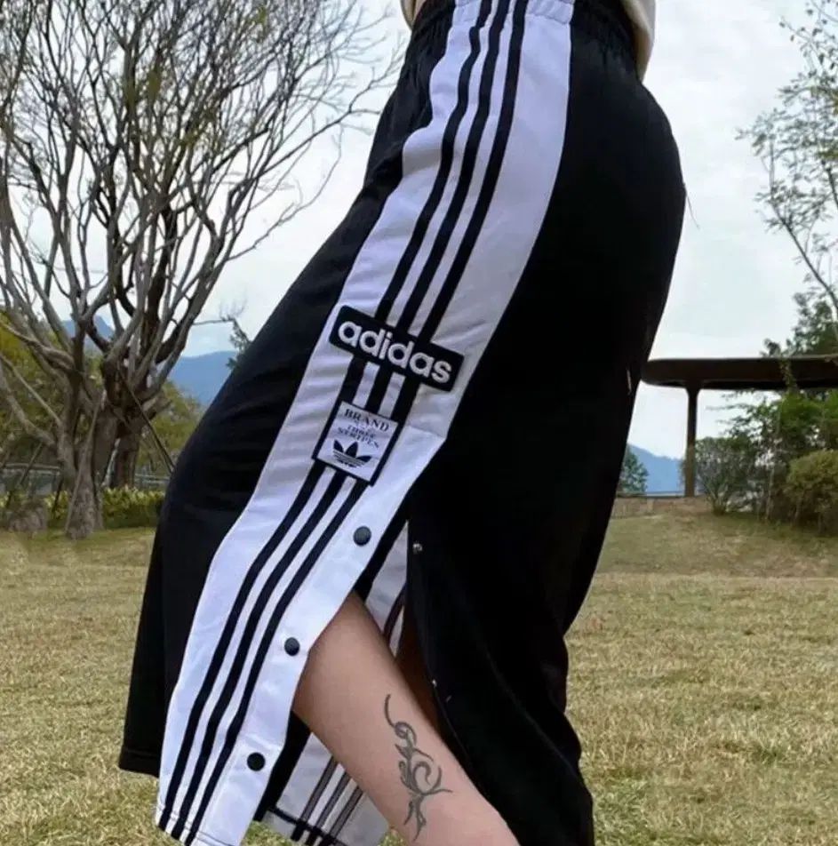adidas アディダス