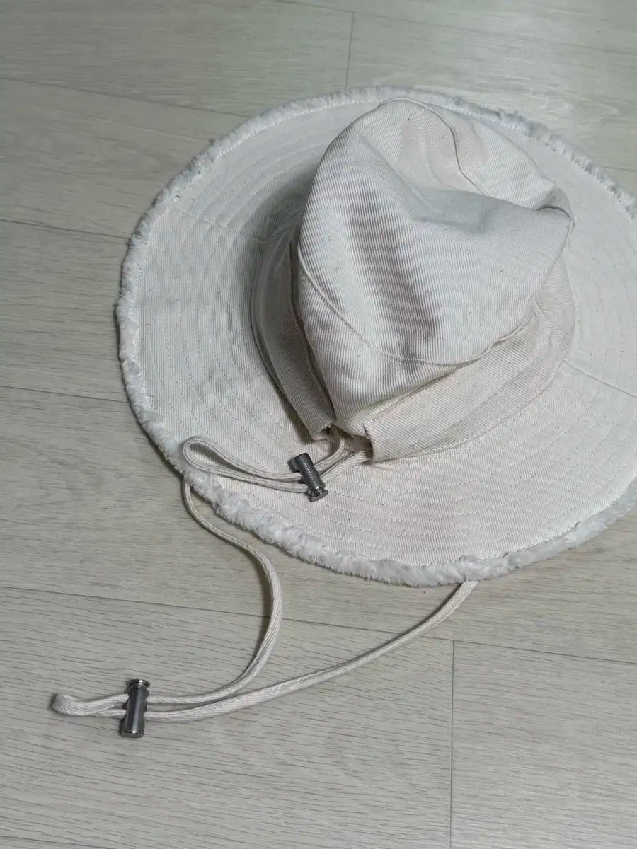【新品未使用・正規品】JACQUEMUS バケットハット SIZE:58 Jacquemus（ジャックムス) バケットハット 58 オフホワイト