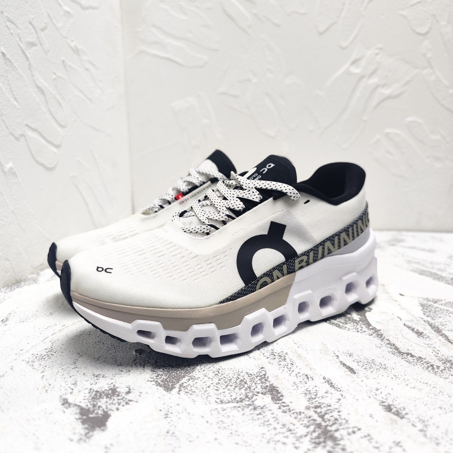 On Cloudmonster2 スニーカー ホワイト26cm On Cloudmonster2 クラウドモンスター 第二世代 ジョギング