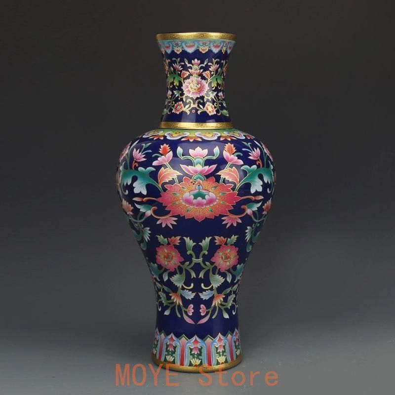 大清乾隆藍地琺瑯彩纏枝紋花瓶 景徳鎮 陶磁器 装飾品 現代工芸品