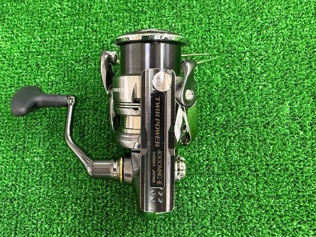 シマノ　24 ツインパワー　4000MHG 中古　機関良好　ヒラメ　シーバス青物 シマノ 24 ツインパワー 4000MHG 中古 機関良好 ヒラメ シーバス