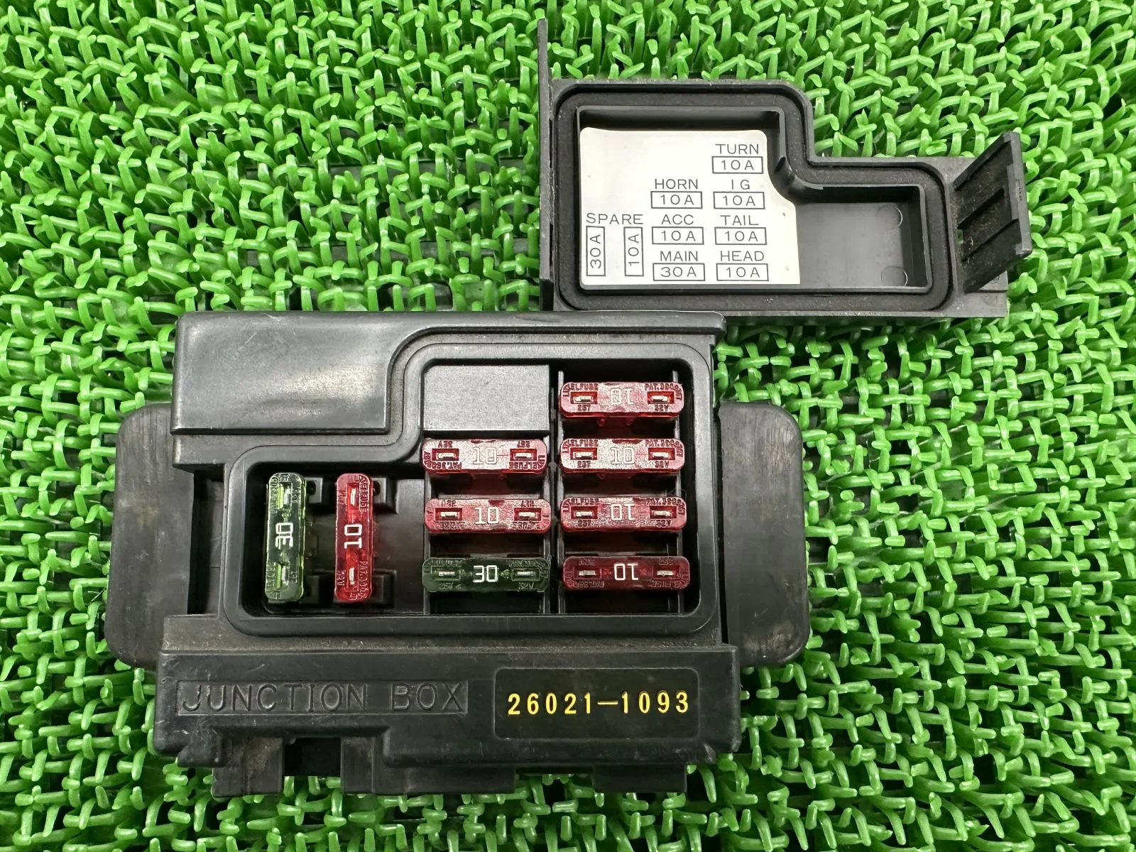 ゼファー400ヒューズボックス リレー交換済み ゼファーのヒューズボックス修理｜二輪処エスペラント｜大阪の
