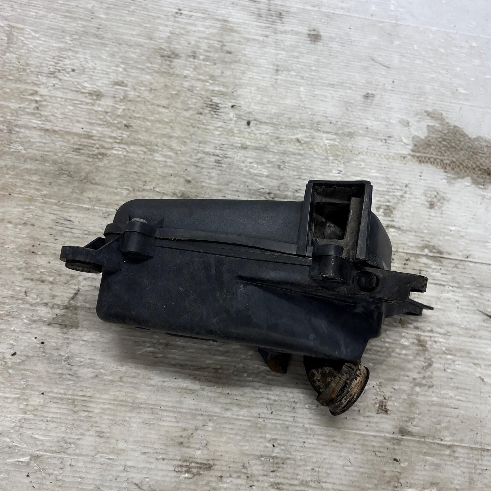 SUZUKI セピア CA1HA エアクリーナーボックス スズキ