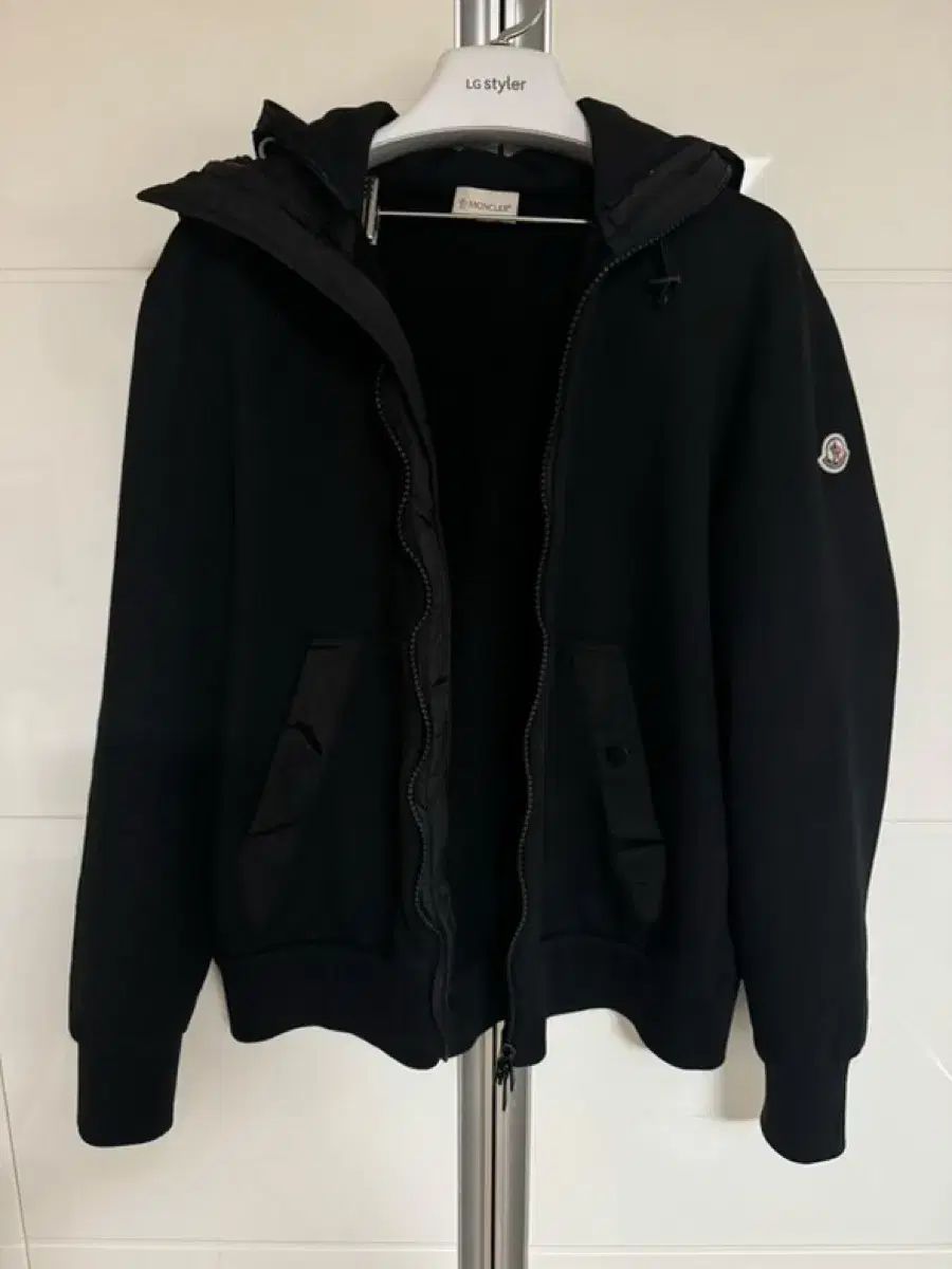 MONCLERロゴ ジップアップ パーカー (MONCLER⁄パーカー・フーディ MONCLERロゴ ジップアップ パーカー (MONCLER⁄パーカー・フーディ