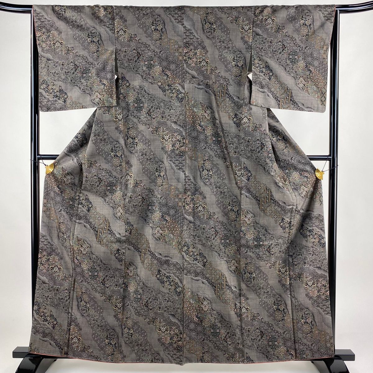 大島紬 身丈161.5cm 裄丈66cm M 袷 恵積五郎 精恵絣 証紙 華文 道長  