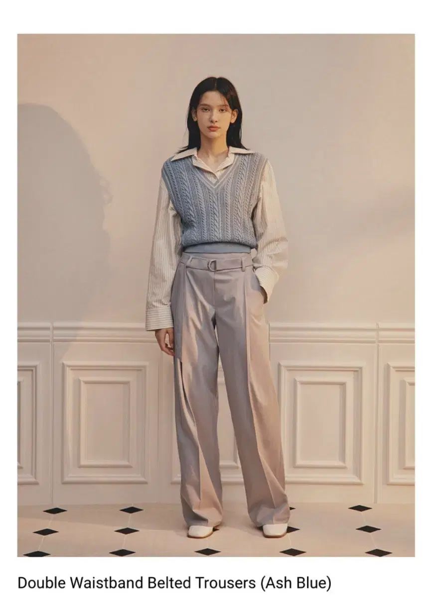 アビエ ムア ダブルウェスト ベルト付き スラックス アッシュブルー