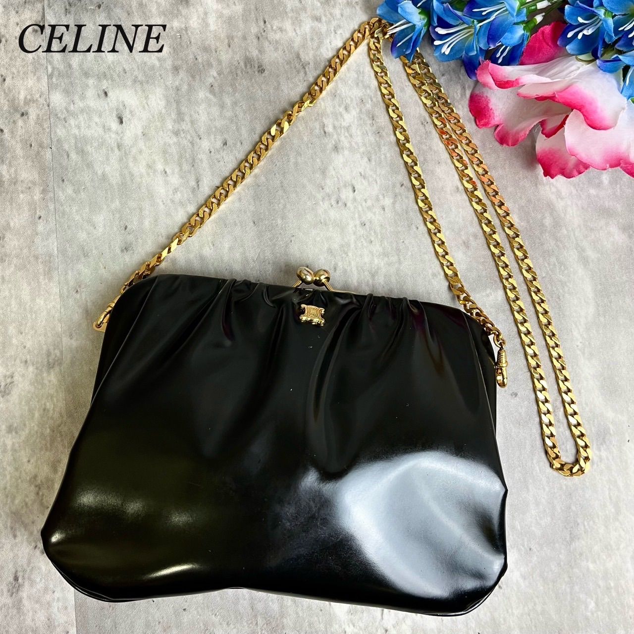 ✨良品✨ CELINE セリーヌ ショルダーバッグ ポシェット がま口 マカダム柄 ゴールドチェーン ゴールド金具 ロゴ型押し エナメルレザー 肩掛け  レディース ブラック 黒色 - メルカリ