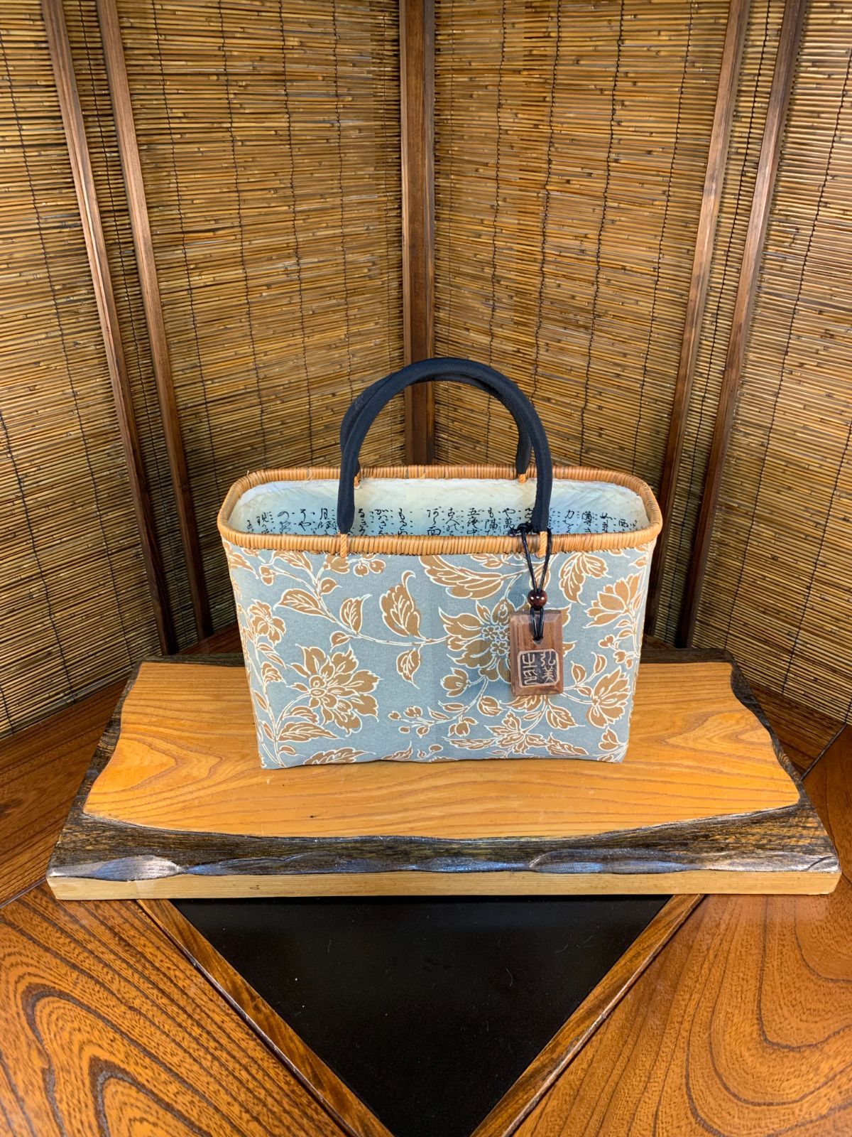 一閑張り　組み竹籠バック　柿渋　狸と狐化合戦 一閑張り 組み竹籠バック 柿渋 狸と狐化合戦 C99929489 - かごバッグ