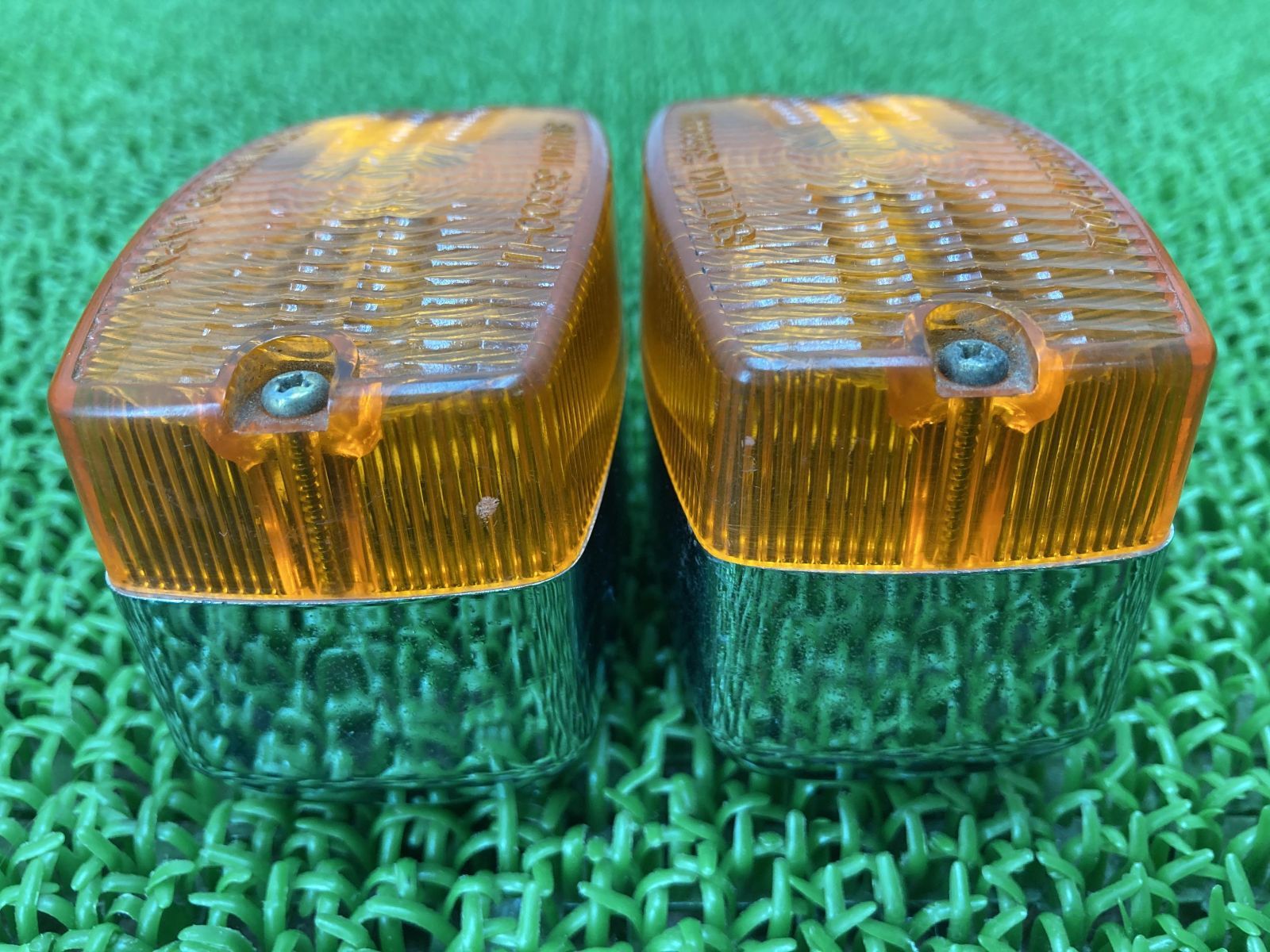 GN50E リアウインカー 左右 35600-11 スズキ 純正 中古 バイク 部品 GN50 修復素材に 割れ欠け無し 品薄 希少品 車検 Genuine