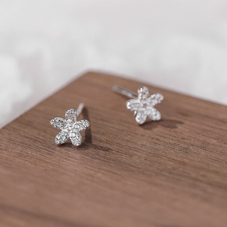 b-0370 ピアス 花 フラワー 小さい シンプル 軟骨 金属