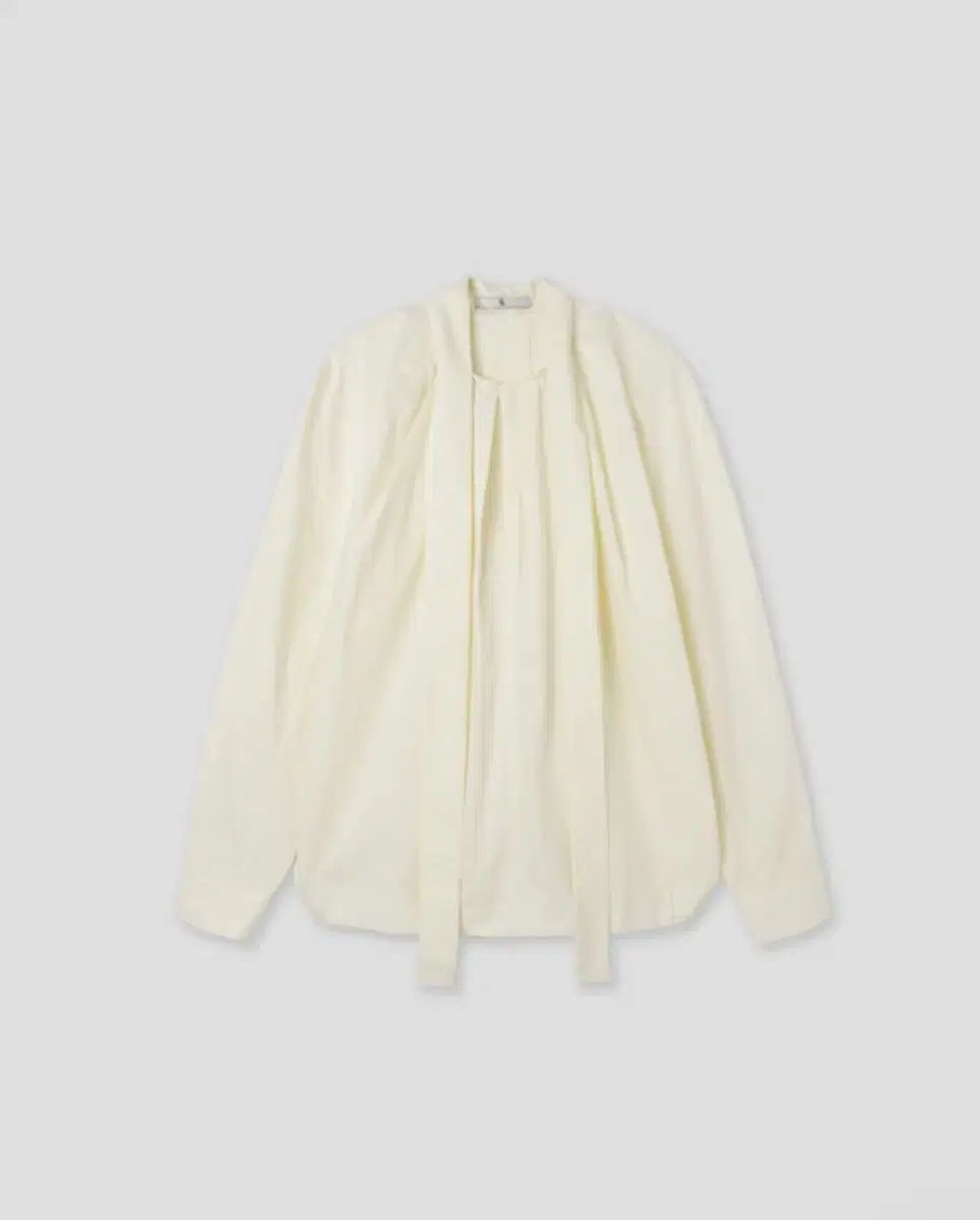 ブラウス クリーム