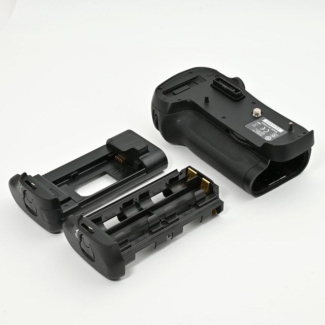 ニコン　Nikon D800 ＋ MB-D12 マルチパワーバッテリーパック 超美品】Nikon マルチパワーバッテリーパック MB-D12 美品＞Nikon MB