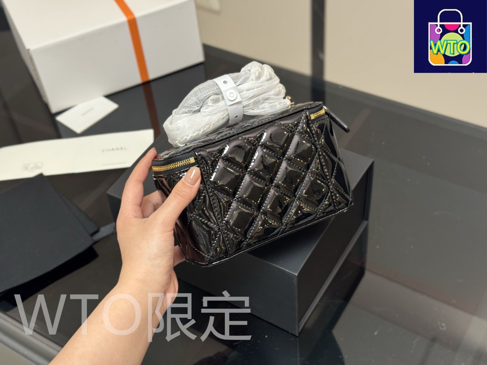 今日特価】Chanel シャネル ハンドル付き メイクボックス 補粧に