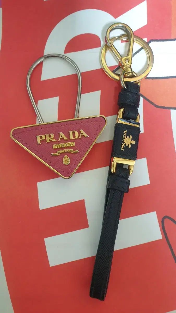 Prada プラダ キーリング 2 犬