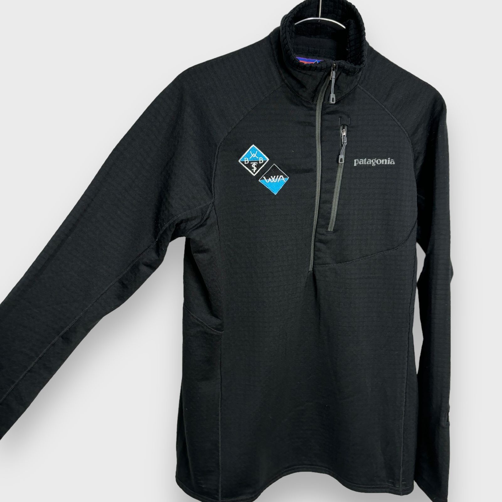 patagonia R1ハーフジップ プルオーバー 長袖トップス 黒 patagonia R1ハーフジップ プルオーバー 長袖トップス 黒