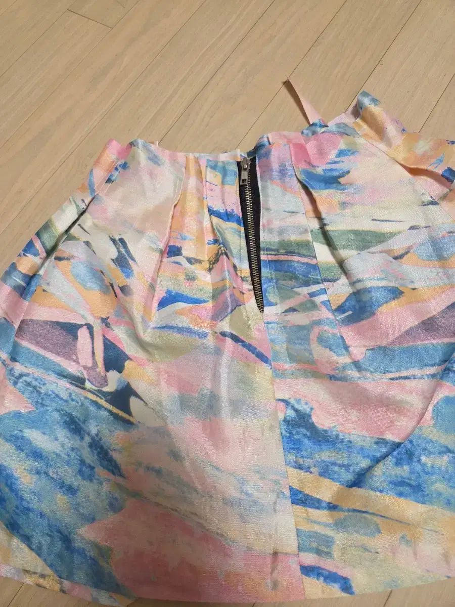 夏SALE⭐︎未使用⭐︎dosa フリル付きシルク ストラップ　スカート　ピンク ピンク フリル トップス トップ+ シルクスカート セット 夏SALE