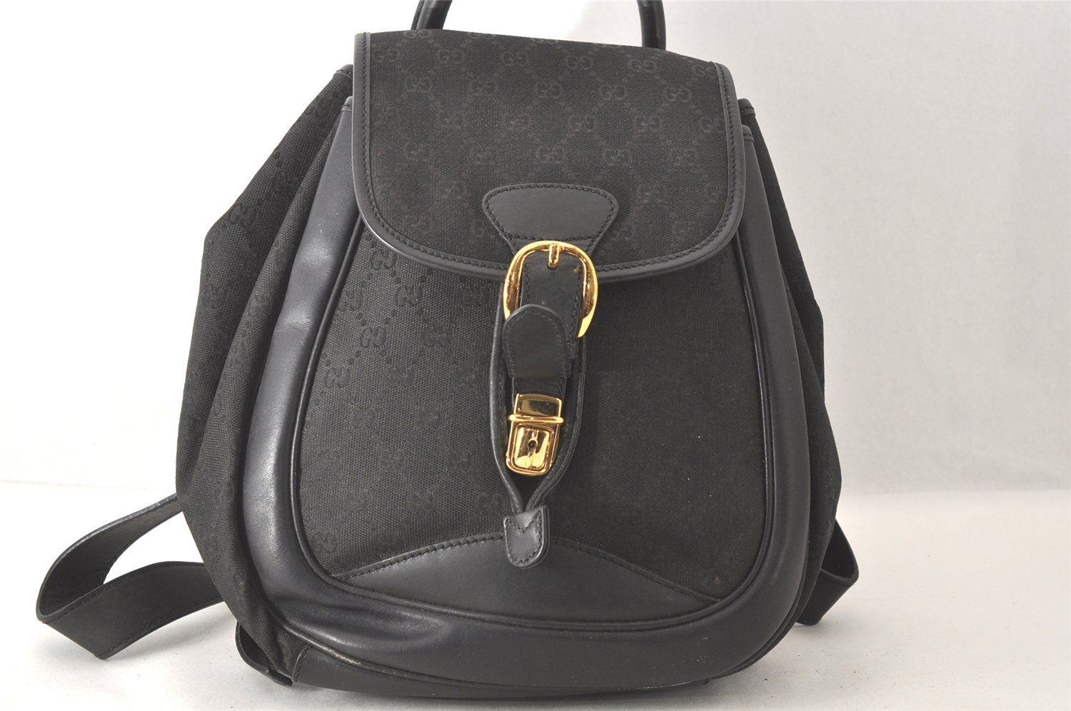 ⭐︎値下げしました⭐︎Gucci ブラックキャンバス巾着ポーチ GGキャンバス グッチ GUCCI 巾着ポーチ 039 0973 002113