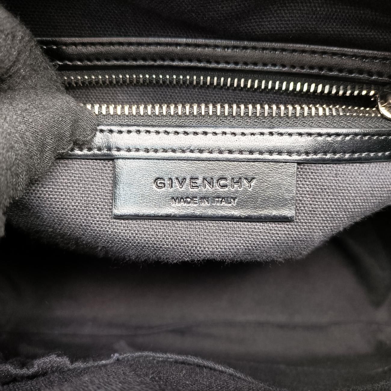 ジバンシーGivenchyアンティゴナ