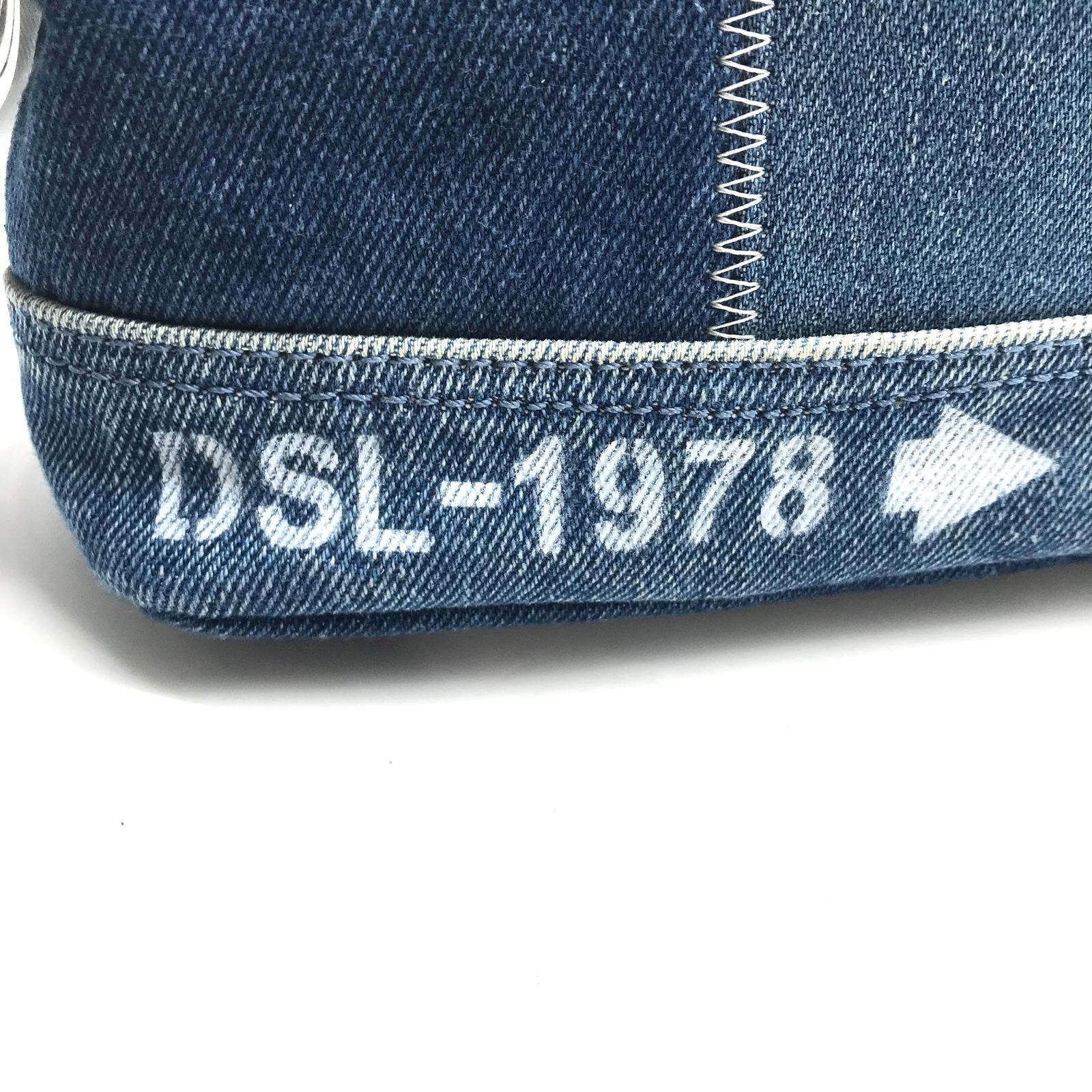 美品 DIESEL ディーゼル デニム 2WAY ミニ ハンド ショルダー バッグ ブルー a1642 DIESEL ディーゼル デニム 2WAY ミニ ハンド ショルダー バッグ ブルー