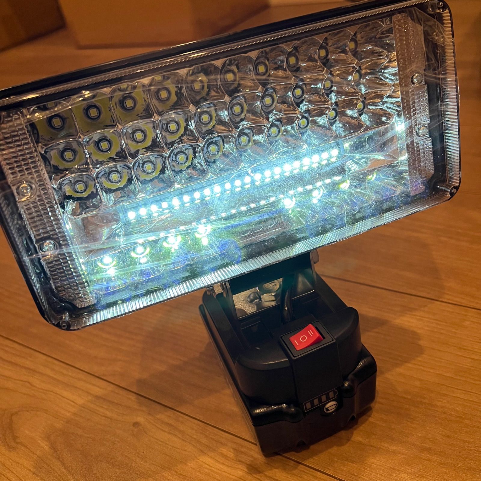 買物 180W LED 投光器 ワークライトマキタバッテリー 18V makita