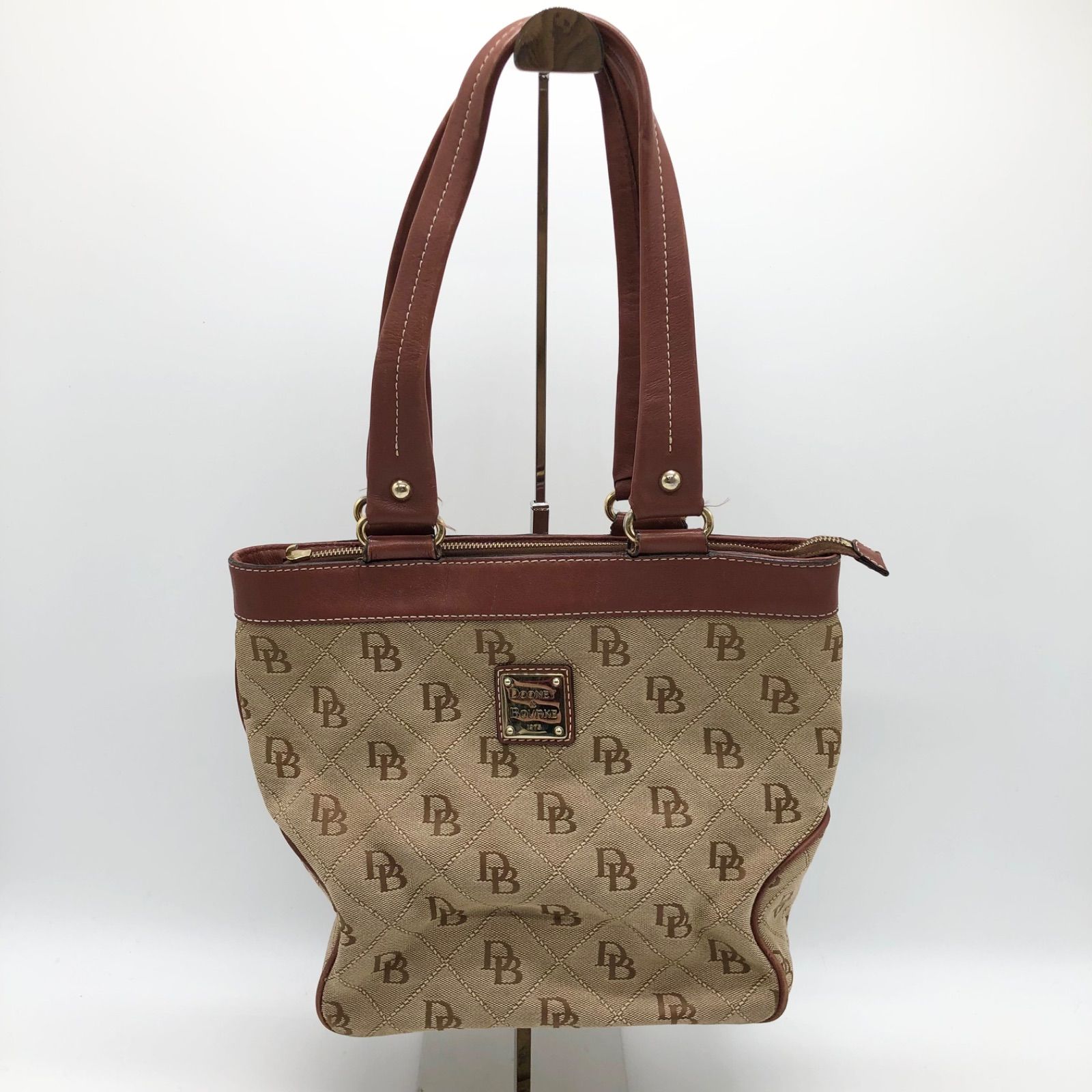 美品　DOONEY&BOURKE ハンドバッグ　総柄　ドゥーニーアンドバーク DOONEY & BOURKE ドゥーニーアンドバーク ハンドバック ゴールド